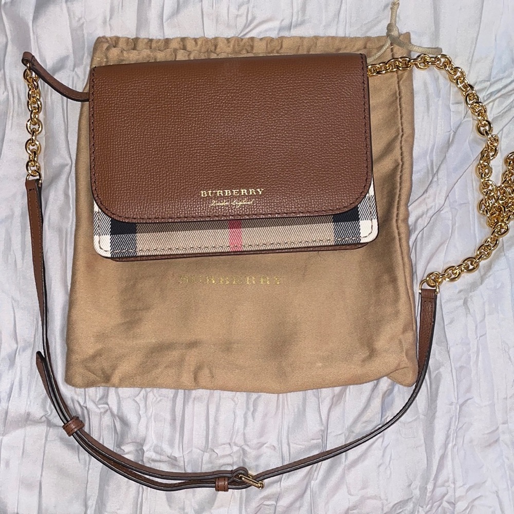 AUTHENTIC Burberry chain crossbody bag NEW